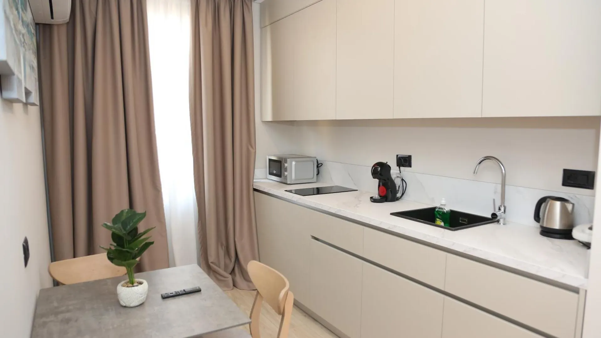 City Centre Apartments - Cca Tirana 0*,